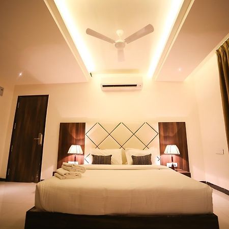 Meghdoot Hotel & Resort Ujjain Zewnętrze zdjęcie