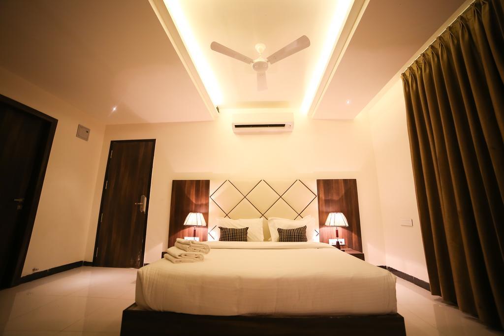 Meghdoot Hotel & Resort Ujjain Zewnętrze zdjęcie