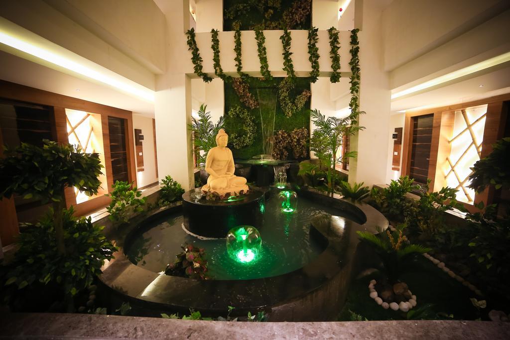 Meghdoot Hotel & Resort Ujjain Zewnętrze zdjęcie